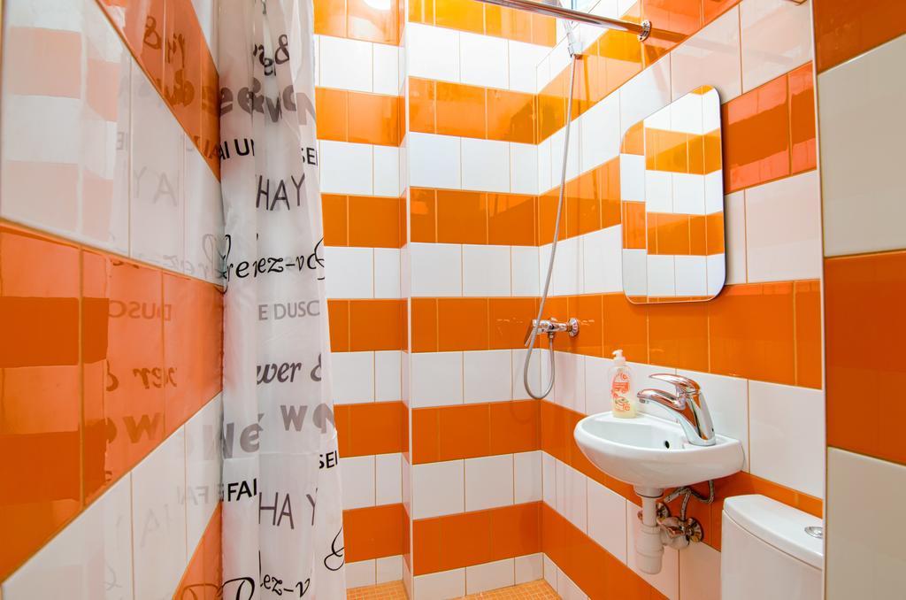 Mini Apartments On Roppoporta 7A-2 ลวีฟ ภายนอก รูปภาพ